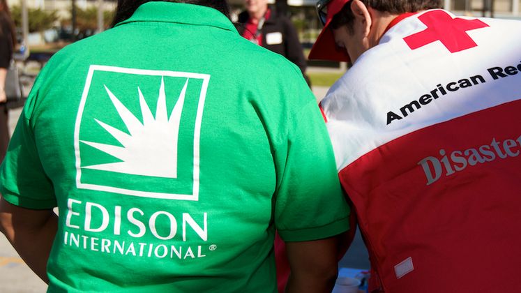 Edison and Red Cross Volunteers
