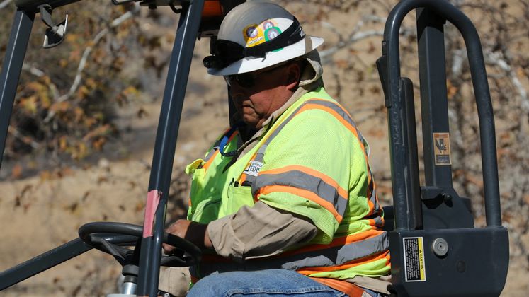 Colby fire and SCE crews