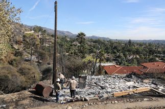 Colby fire and SCE crews