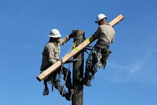Colby fire and SCE crews