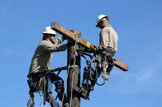 Colby fire and SCE crews