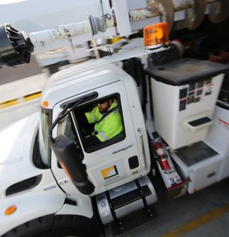 SCE crews 