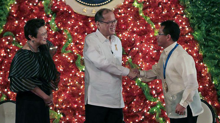 Roderick Dela Cruz wins presidential award