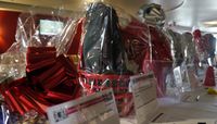 UNM Alumni Association hosts online auction as part of Homecoming activities