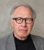 Simon receives Distinguished Community Leadership Award