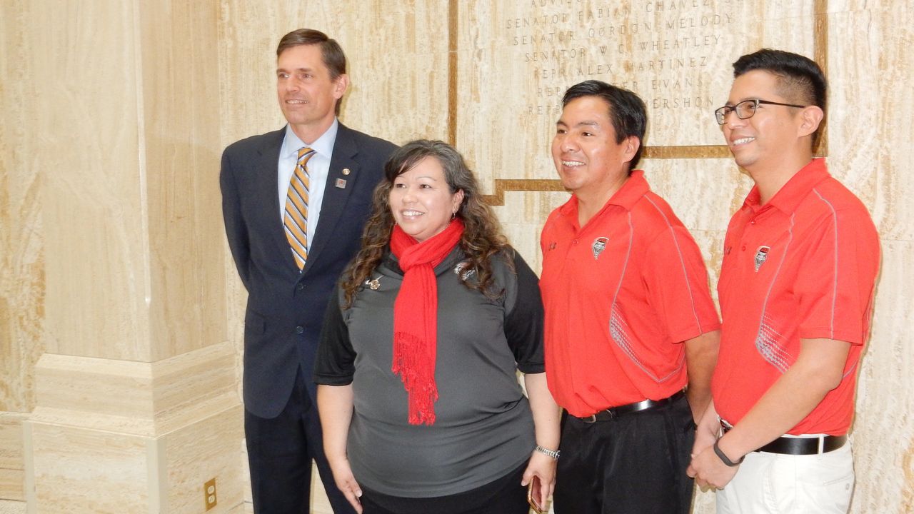 U.S. Sen. Martin Heinrich with UNM staff & faculty