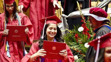 Office of the University Secretary seeks commencement volunteers
