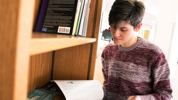 One woman, one dream, one bookshelf
