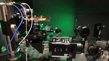 UNM launches innovative quantum photonics graduate program with $3 million NSF grant
