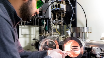 UNM researchers tackle next gen power devices