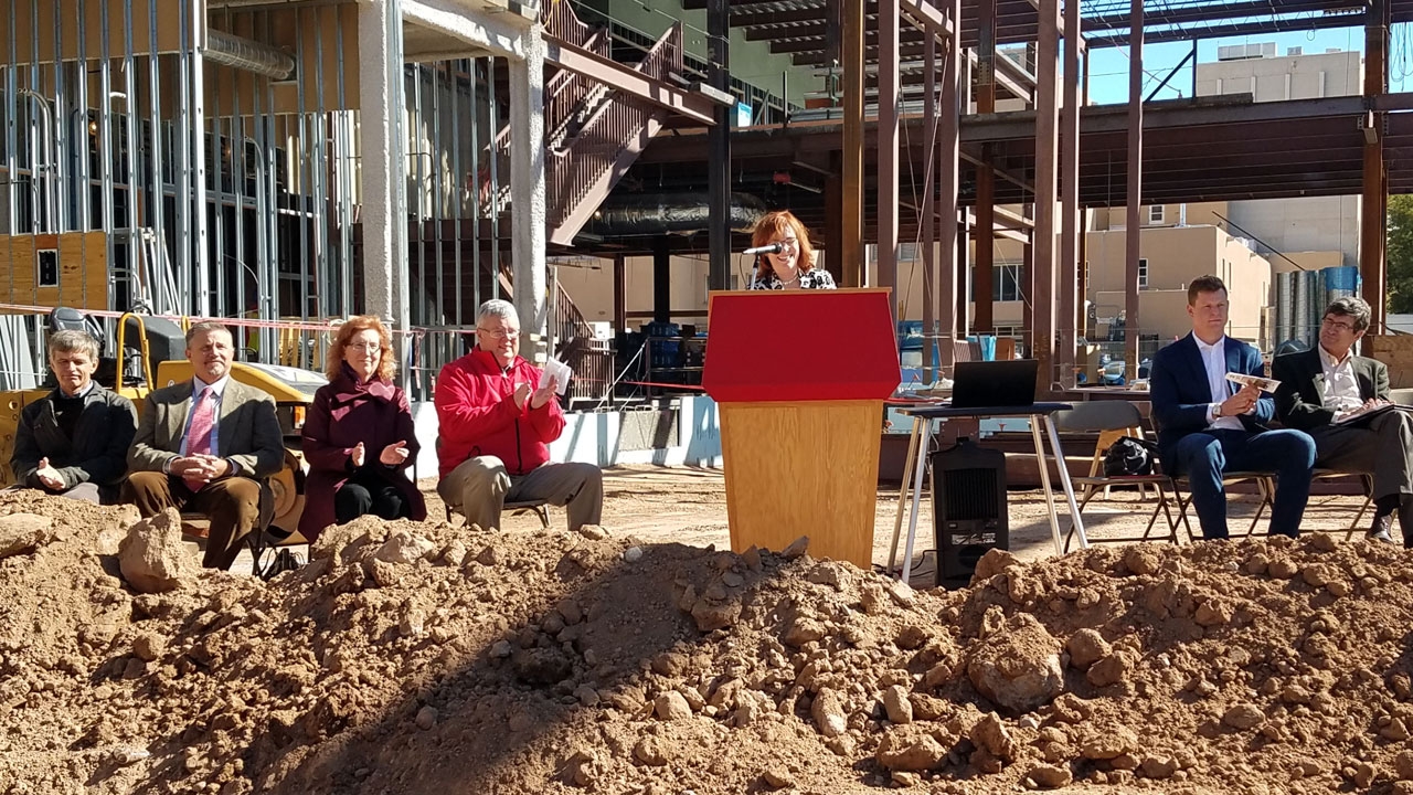 UNM President Garnett Stokes speaks about PAÍS