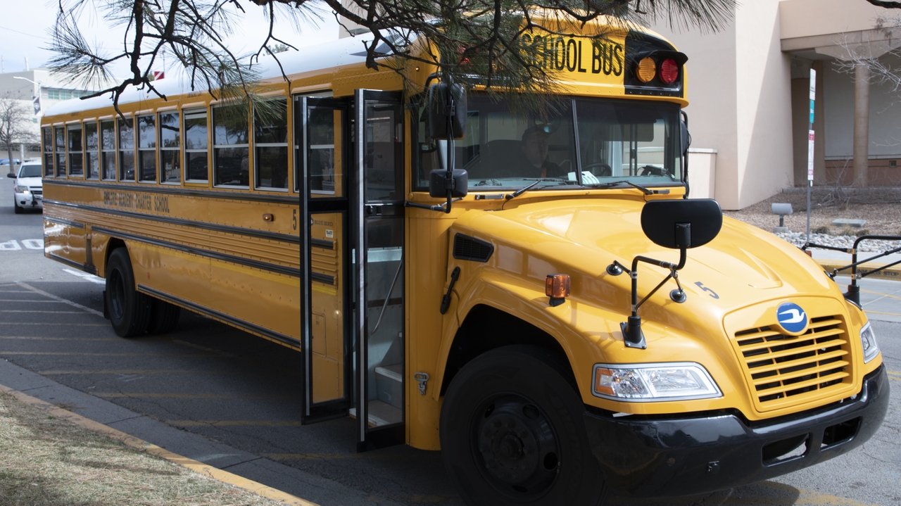 UNM-sponsored bus brings high schoolers to campus