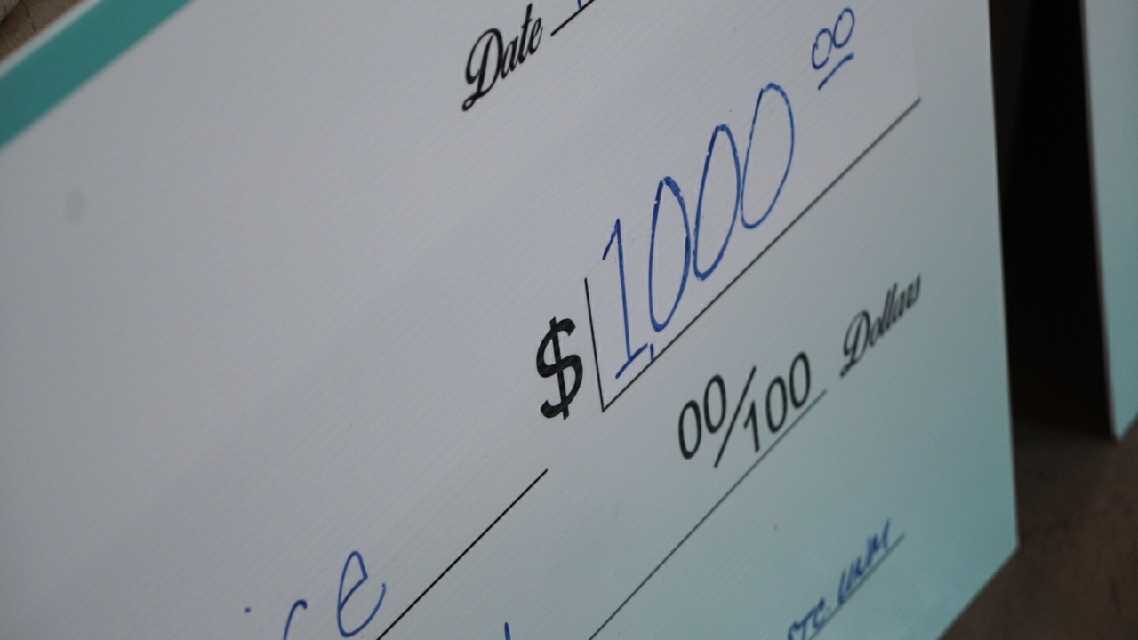 Students compete for $1,000 cash prize during pitch competition