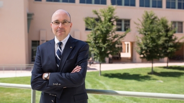 UNM Engineering professor leads team to win MURI award for research