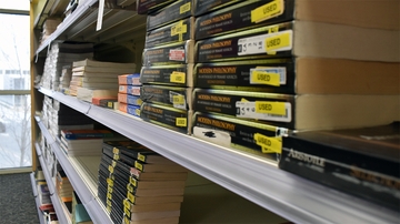 UNM Bookstore textbook rental return procedures 