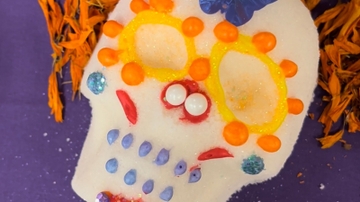 El Centro de la Raza honors Día de los Muertos