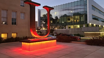 UNM Alumni Association seeks Outstanding Alumni nominations