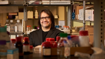 Engineering professor Nick Carroll selected for ACS 2021 Class of Influential Researchers award