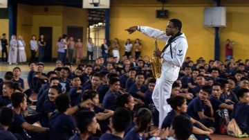 UNM alum finds musical fulfillment in Navy band