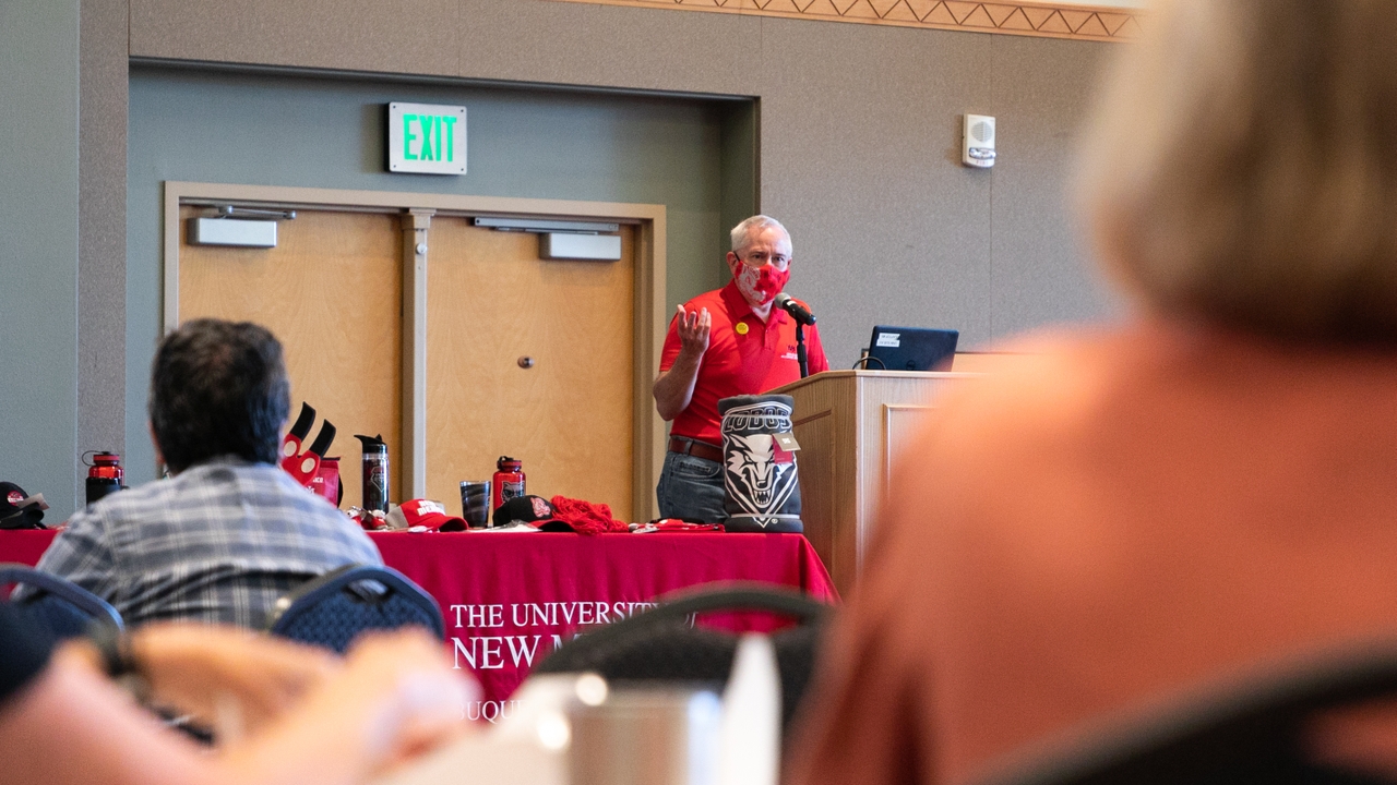 Provost Holloway welcomes attendees