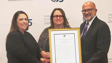 International Economic Development Council recognizes UNM-Los Alamos chancellor