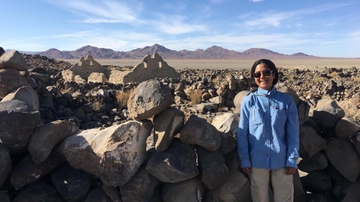 Hayashida receives award for book about the Inka