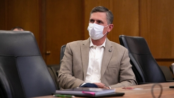 Sen. Martin Heinrich tours UNM methane leak detection technology