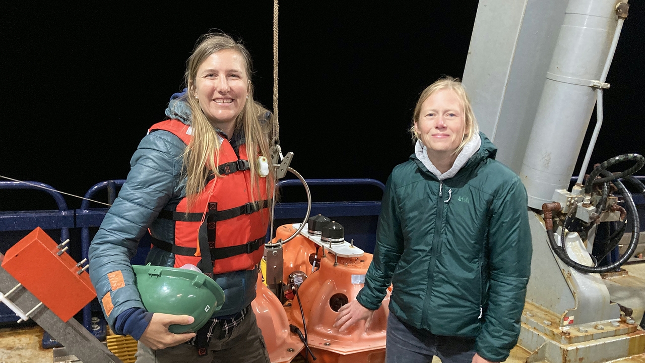 (l.) Chief scientist on the ship, Lindsey Lowe Worthington