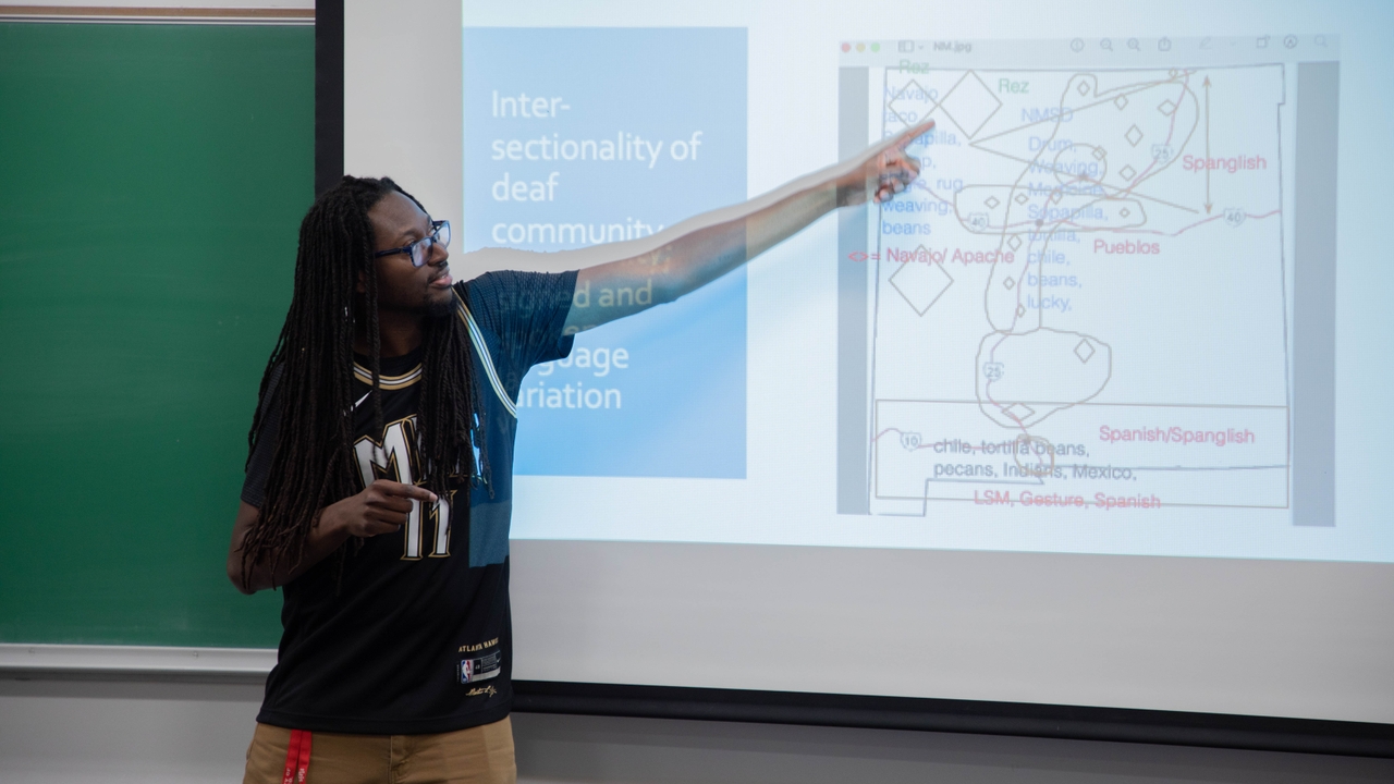 Mapping sign language variations in NM