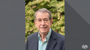 UNM alumnus wins prestigious law award 