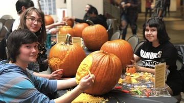 SUB hosts annual Pumpkin Carving Contest Monday, Oct. 31
