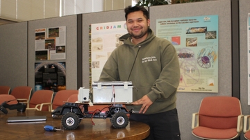 UNM engineering student uses research to make safer roads