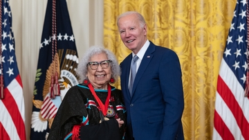UNM alumna Henrietta Mann, ‘Native America Calling’ receive 2021 National Humanities Medal at White House ceremony
