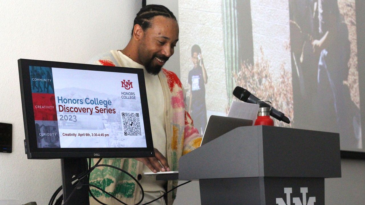Johannes Barfield gives presentation