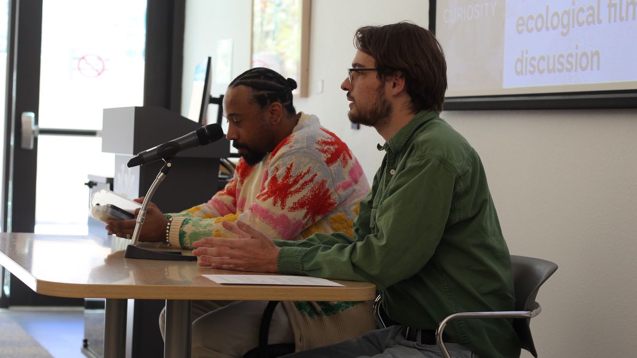 Willden and Barfield answer questions.