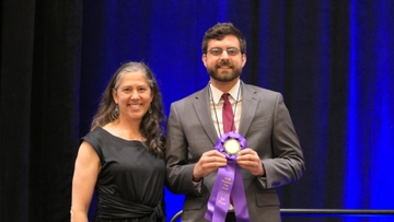 UNM Exercise Science researcher takes top prize for sports medicine study