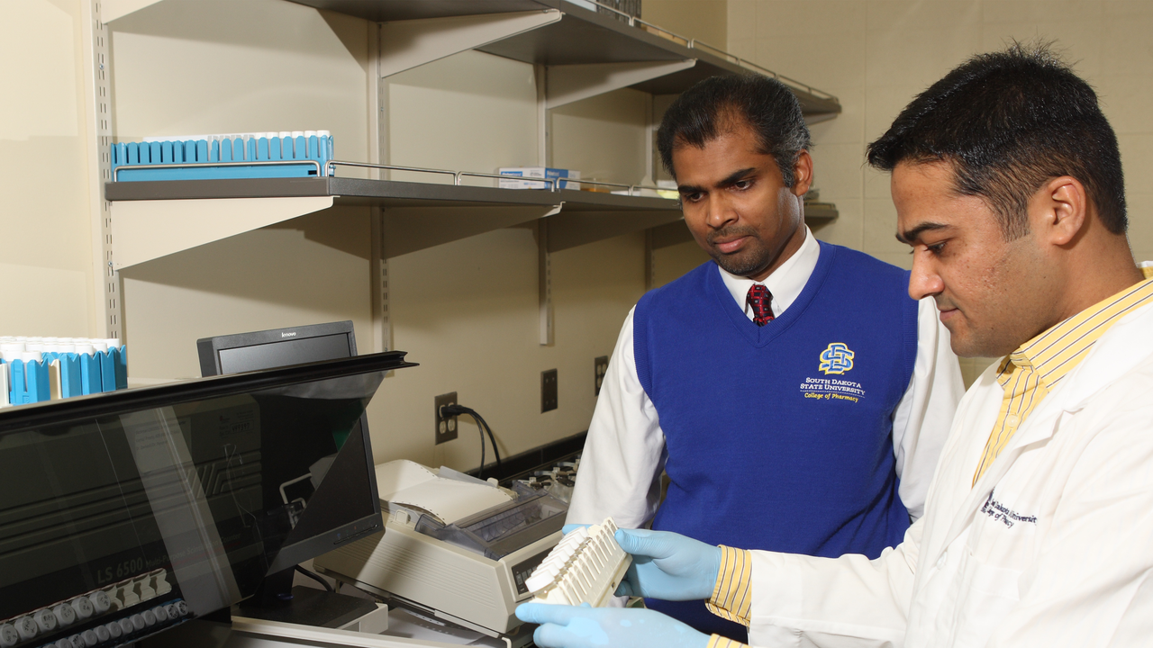 Lobo community welcomes Omathanu “Om” Perumal as next UNM associate vice president for research 