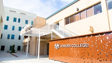 UNM Honors College celebrates 10th anniversary 