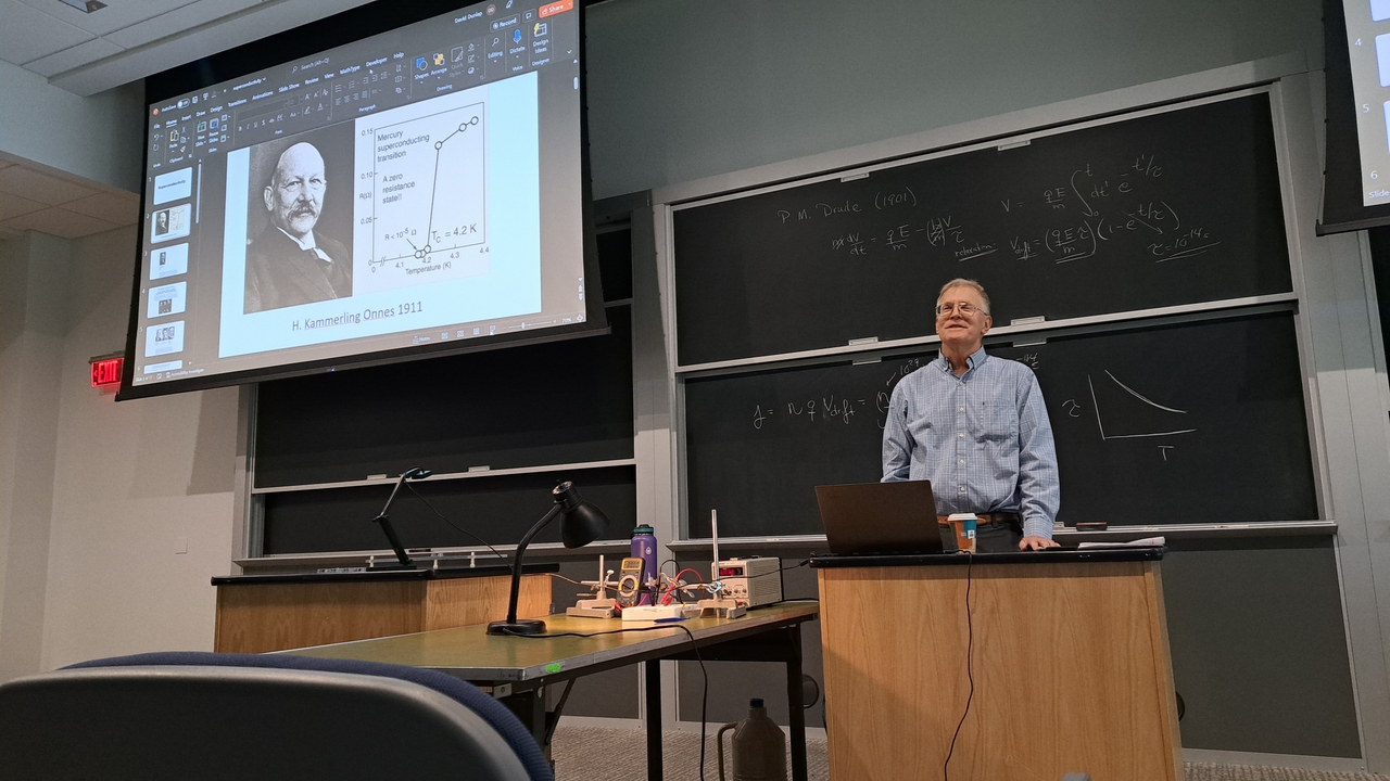 Students attend weekly seminars on topics related to quantum technology.