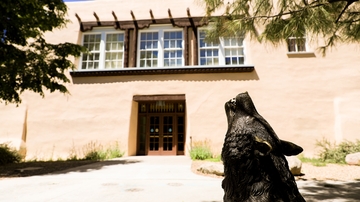 UNM accepting applications for Clauvé Outstanding Senior Award
