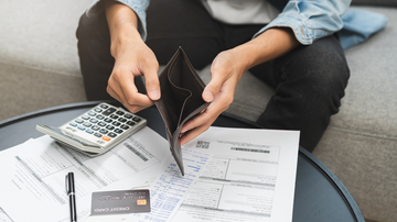 Ripple effects of financial stress: How leader struggles impact teams and subordinates