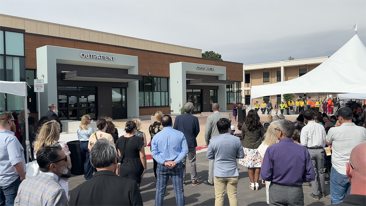 UNM Hospital celebrates opening