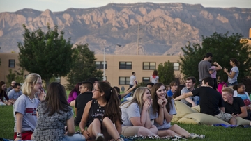 Image isn't everything: UNM professor shows how an environment may impact confidence