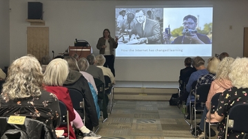 UNM professor educates community on digital media literacy 