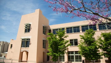 Alumnus endows ‘station of innovation’ parking space for the School of Engineering