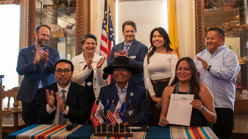 Earth Data Analysis Center signs contract with Navajo Nation