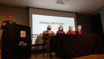 Hernandez-Duran moderating panel discussion
