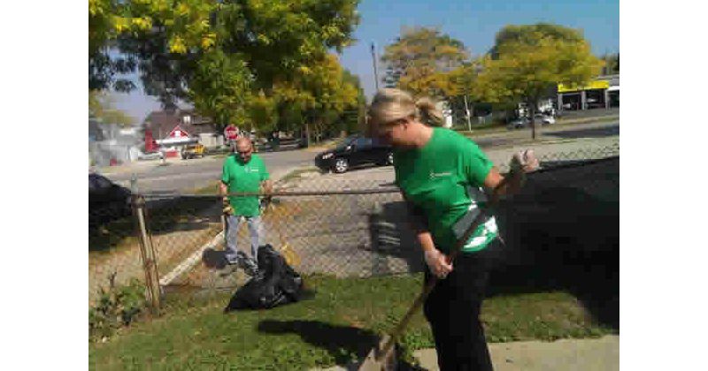 Associated Bank appraisal services colleagues lend a helping hand Associated Bank appraisal services colleagues lend a helping hand