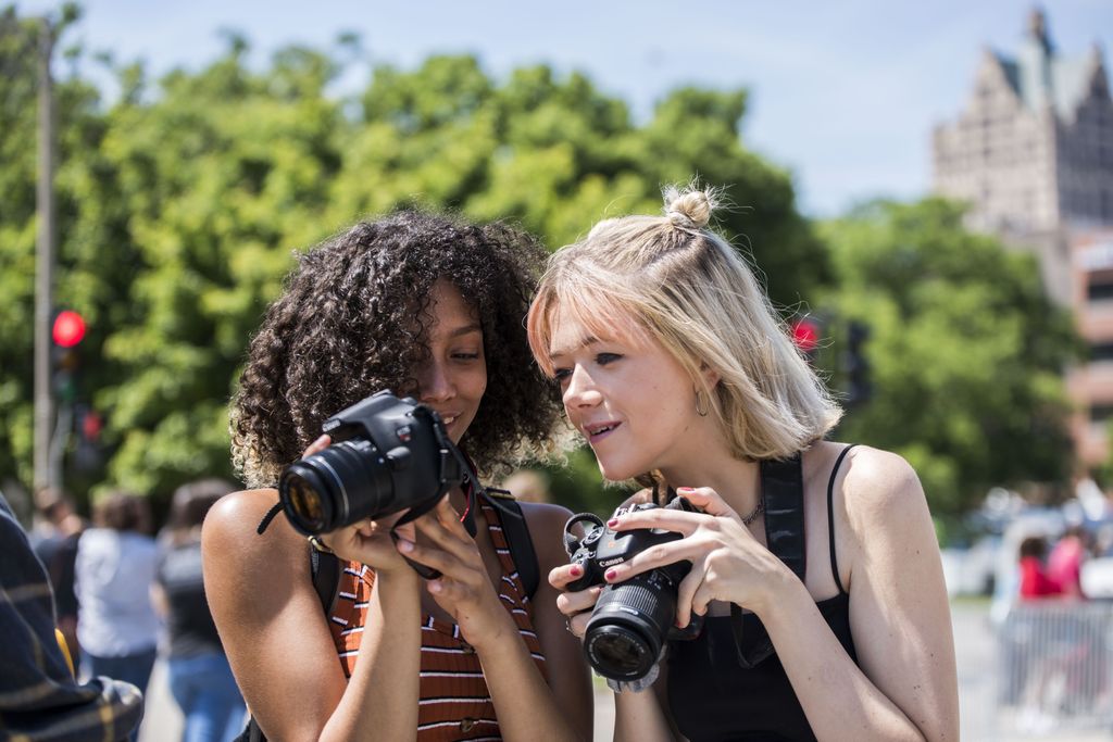 Associated Bank is the presenting sponsor of MIAD’s popular Pre-College program for high school students