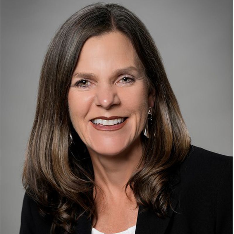 Angie DeWitt announces her retirement from Associated Bank